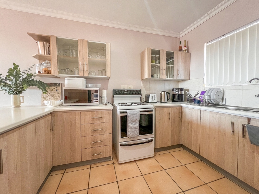 2 Bedroom Property for Sale in Myburgh Park Western Cape